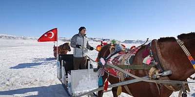 Vali Polat’tan Çıldır Gölü’nde Tatilcilerle Samimi Sohbet
