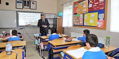 Vali Polat'tan Geçit Köyü Şehit Engin Danyıldız İlkokuluna ziyaret