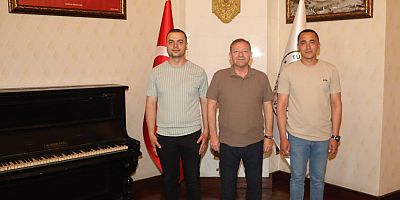 Vali Polat'tan Görev Yeri Değişen Koruma Polislerine Teşekkür