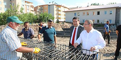 Vali Polat, TOBB Mesleki ve Teknik Anadolu Lisesi inşaatında incelemelerde bulundu