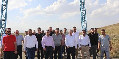 Vali Polat ve Milletvekili Çalkın, Gelirli köyü'nde yol çalışmasını inceledi