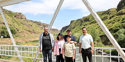 Vali Ziya Polat, Akyaka Kanyonu’nda Vatandaşlarla Buluştu