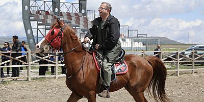 Vali Ziya Polat, ata binerek ata sporlarıyla ilgili deneyim yaşadı