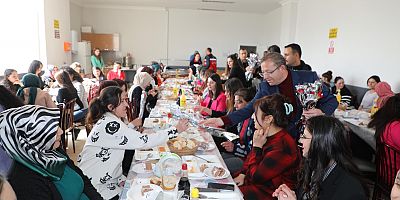 Vali Ziya Polat, çalışan kadınları ziyaret etti