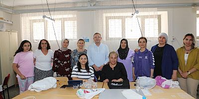 Vali Ziya Polat, Halk Eğitim Merkezi'ndeki Kursiyerlerle Buluştu