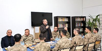 Vali Ziya Polat, Jandarma personelleriyle iftarda buluştu