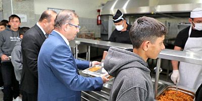 Vali Ziya Polat Öğrencilerle Öğle Yemeğinde Buluştu