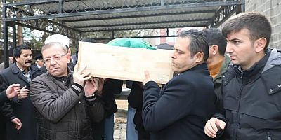 Vali Ziya Polat, Şehit Babasının Cenaze Törenine Katıldı 