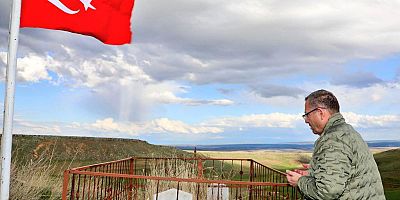 Vali Ziya Polat, Şehit Gülizaroğlu Abdullah’ın Kabrini Ziyaret Etti