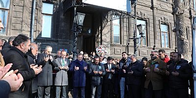 Vali Ziya Polat, Şehit Yakınının Cenaze Törenine Katıldı