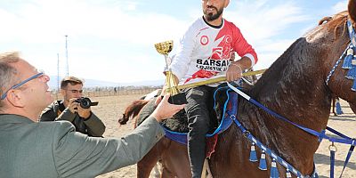 Vali Ziya Polat, Selim'de at yarışı ve cirit müsabakası etkinliklerine katıldı