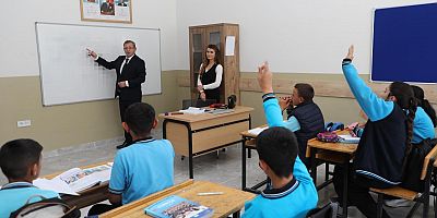 Vali Ziya Polat’tan 100. Yıl Cumhuriyet Ortaokulu’na Ziyaret