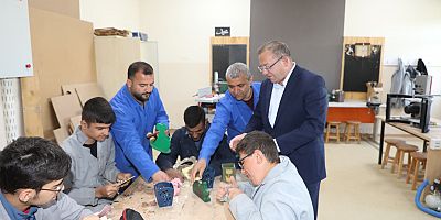 Vali Ziya Polat'tan Özel Eğitim Okuluna Ziyaret...