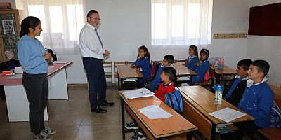 Vali Ziya Polat’tan Tekneli Köyü İlkokulu’na Ziyaret