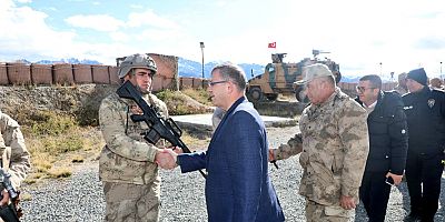 Vali Ziya Polat, Üs Bölgesi'nde Mehmetçikleri yanlız bırakmadı