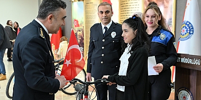 Yarışmalarda derece yapan öğrencilere ödülleri verildi