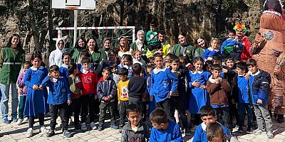 Yeşilay Kars’tan Çerme Köyü’ndeki Öğrencilere Anlamlı Ziyaret 