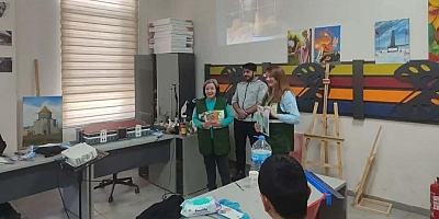 Yeşilay Kars’tan Gençlik Merkezinde Bilgilendirme Çalışması