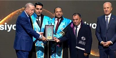 YÖK Üstün Başarı Ödülü Prof. Dr. Erhan Deniz’e Takdim Edildi