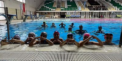 Yüzme Antrenmanları Kars’ta Aralıksız Sürüyor