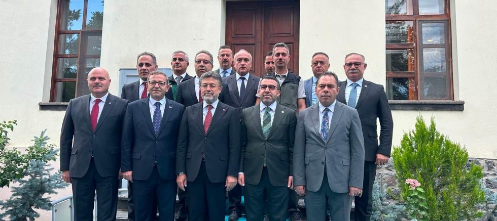 Tarım ve Orman Bakanı İbrahim Yumaklı'dan Kars Valiliği'ne Ziyaret