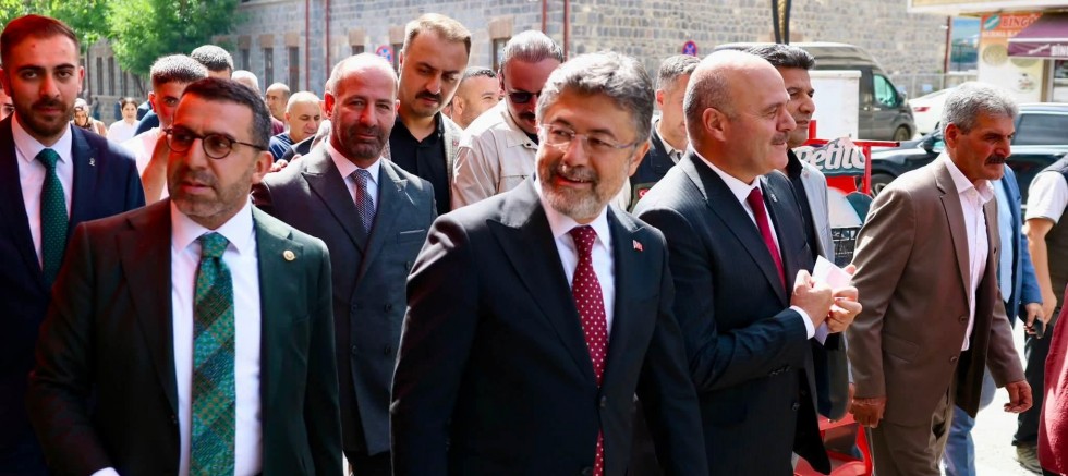 Tarım ve Orman Bakanı İbrahim Yumaklı, Kars'ta Esnafla Buluştu