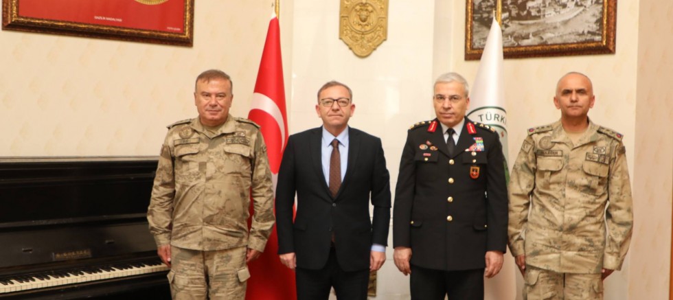 Tümgeneral Şakir Uslu’dan Kars Valisi Ziya Polat’a ziyaret