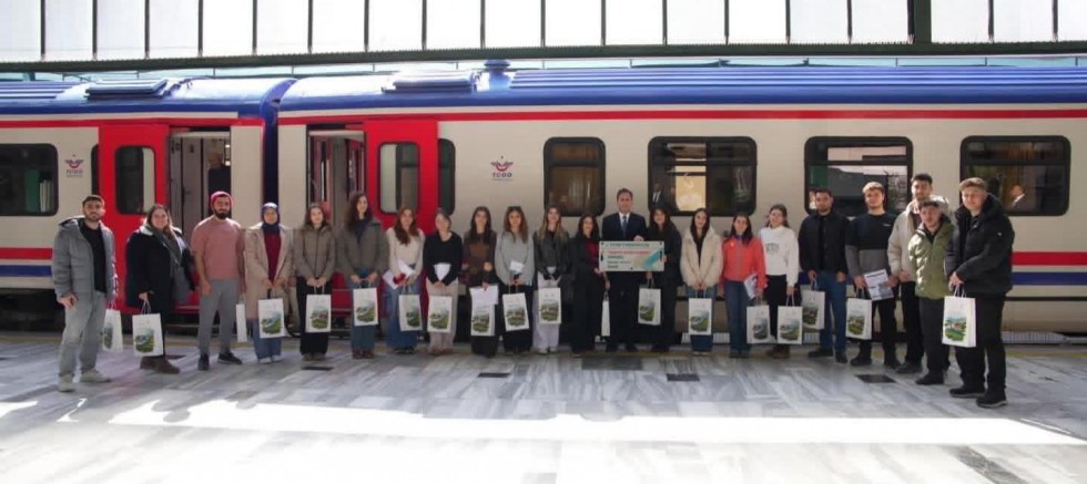 Turistik Doğu Ekspresi Yolcuları Tarihî Ankara Garı’ndan Uğurlandı