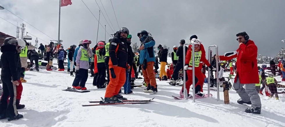 Türkiye Birinciliği Snowboard müsabakaları Sarıkamış’ta tamamlandı