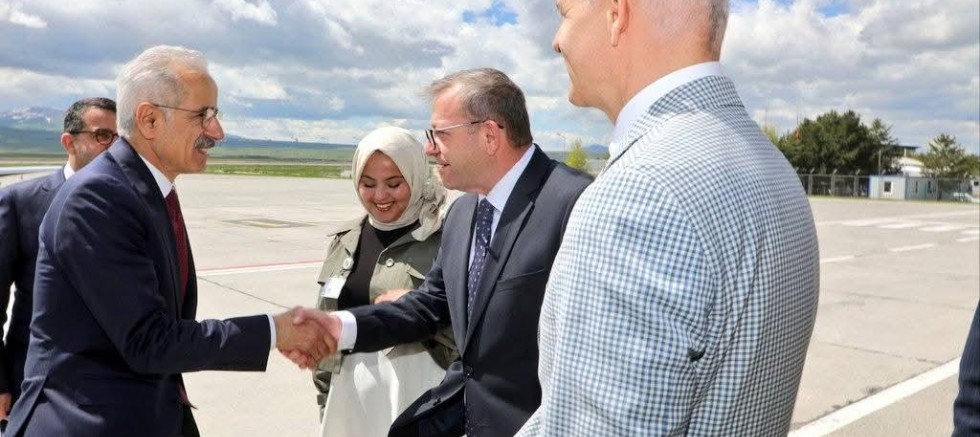 Ulaştırma ve Altyapı Bakanı Uraloğlu Kars'ta