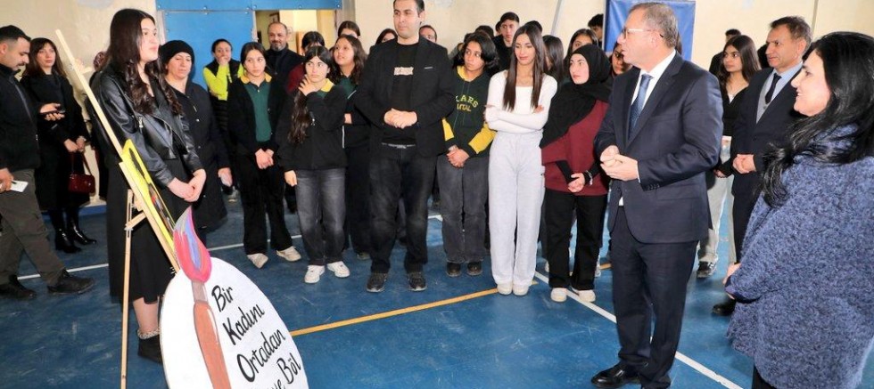 Vali Polat, “Bir Şiir, Bir Resim, Bir Kadın” Etkinliğine Katıldı