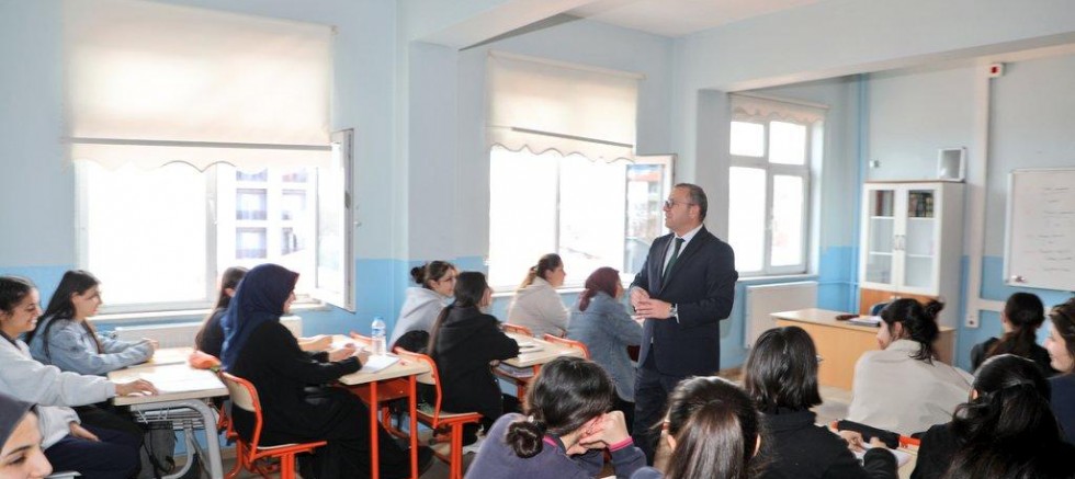 Vali Ziya Polat’ın okul ziyaretleri devam ediyor