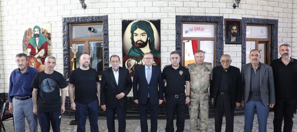 Vali Ziya Polat’tan Ehlibeyt Hz. Ali Çarşı Camii’ne Ziyaret