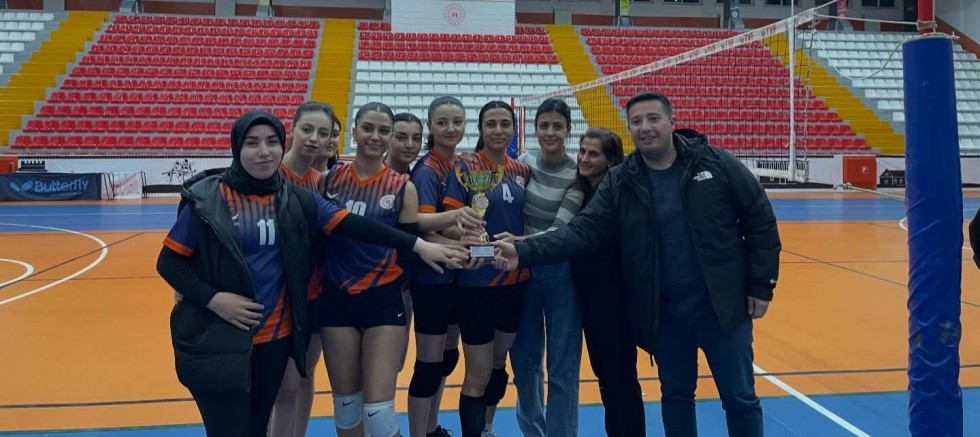 Yurt Lig Voleybol final müsabakaları nefes kesti